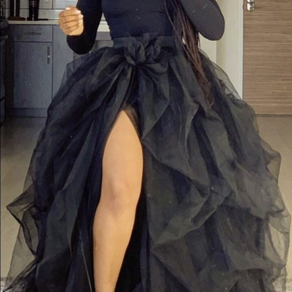 Black Tulle skirt, Hi-slit